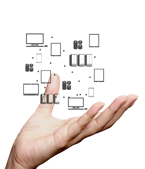 Mano que sostiene símbolos de tecnología que representan los servicios de Piensa Solutions